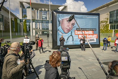 Protestaktion vor dem Kanzleramt